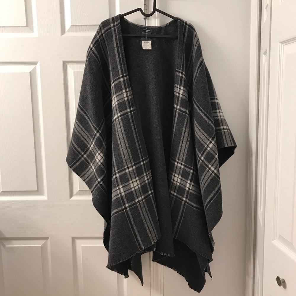 Club Monaco Sharlie Wool Shawl
